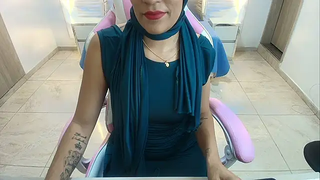 Snapshot of Zulema_hamdi chatting on 4, 2, 2025 Zulema hamdi online show from 4, 2, 2025
