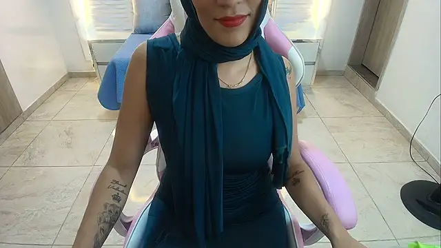 Snapshot of Zulema_hamdi chatting on 8, 2, 2025 Zulema hamdi online show from 8, 2, 2025
