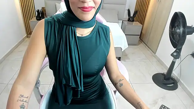 Snapshot of Zulema_hamdi chatting on 10, 2, 2025 Zulema hamdi online show from 10, 2, 2025