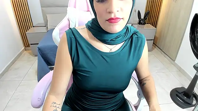 Snapshot of Zulema_hamdi chatting on 12, 2, 2025 Zulema hamdi online show from 12, 2, 2025