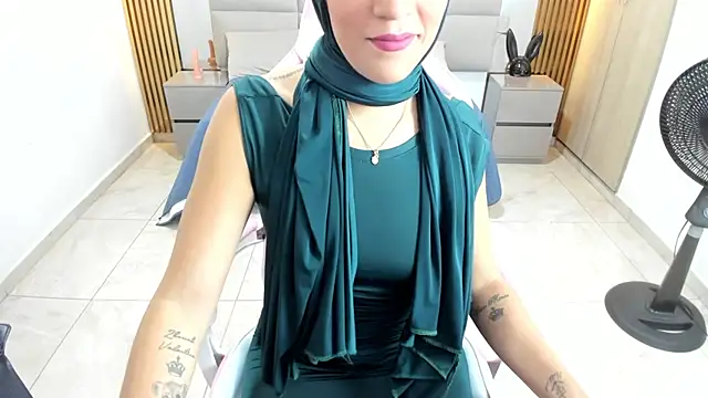 Snapshot of Zulema_hamdi chatting on 13, 2, 2025 Zulema hamdi online show from 13, 2, 2025