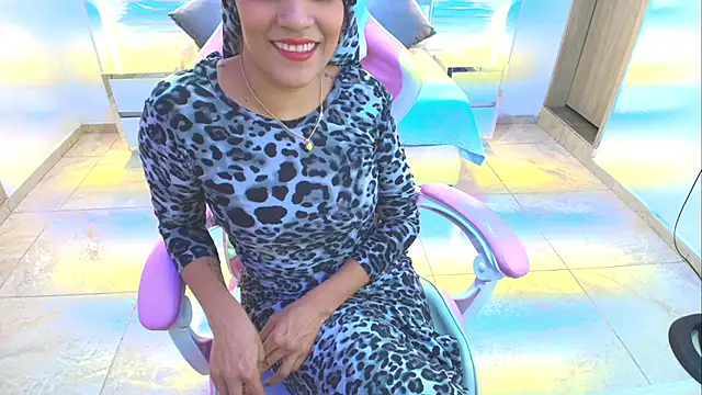 Snapshot of Zulema_hamdi chatting on 20, 2, 2025 Zulema hamdi online show from 20, 2, 2025