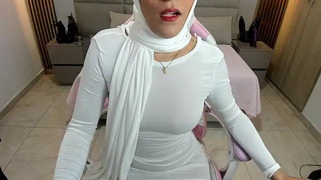 Snapshot of Zulema_hamdi chatting on 2, 3, 2025 Zulema hamdi online show from 2, 3, 2025
