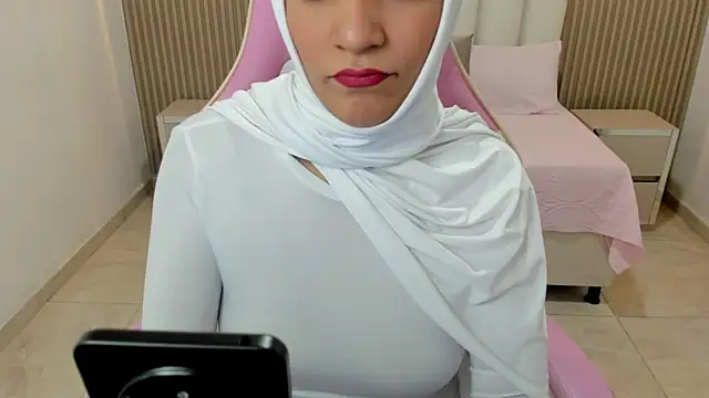 Snapshot of Zulema_hamdi chatting on 10, 3, 2025 Zulema hamdi online show from 10, 3, 2025