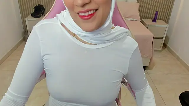 Snapshot of Zulema_hamdi chatting on 12, 3, 2025 Zulema hamdi online show from 12, 3, 2025