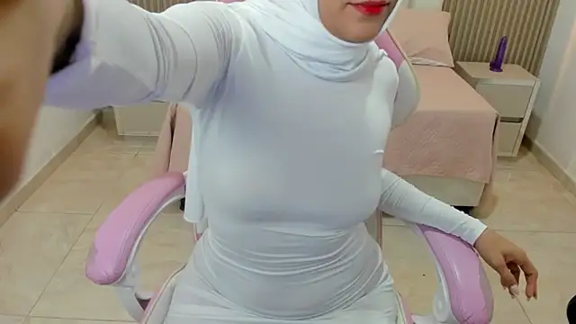 Snapshot of Zulema_hamdi chatting on 12, 3, 2025 Zulema hamdi online show from 12, 3, 2025