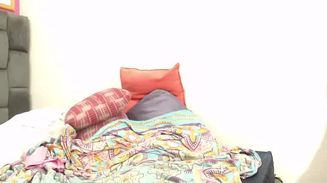 Lola Honney online show from 21, 1, 2025