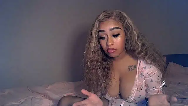 hazelbaby8880 online show from 23, 1, 2025