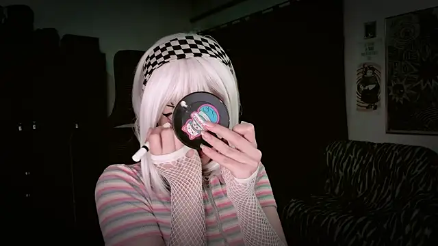 roxy toxic online show from 9, 4, 2026