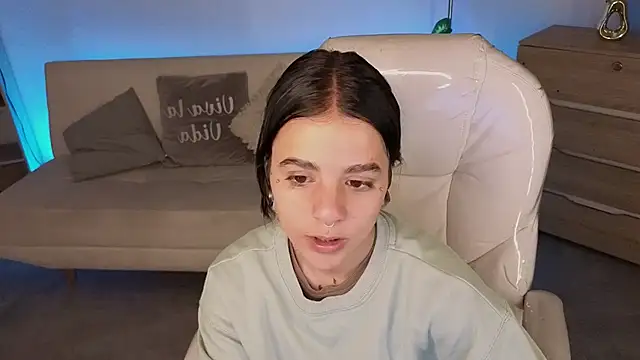 Nicole Foxx  online show from 13, 3, 2026