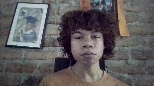 Snapshot of DanteAndKyle chatting on 17, 9, 2025 DanteAndKyle online show from 17, 9, 2025