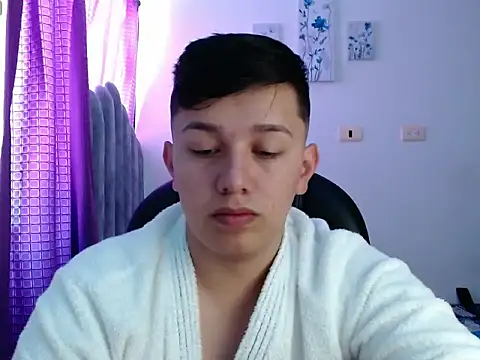 Snapshot of Alan_red chatting on 2, 10, 2025 Alan red online show from 2, 10, 2025