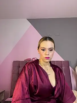 Snapshot of RayaCarr_ chatting on 18, 12, 2025 RayaCarr online show from 18, 12, 2025