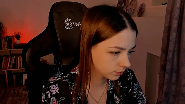 PamBeesly online show from 25, 1, 2025