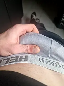 guilove5 online show from 2, 2, 2025