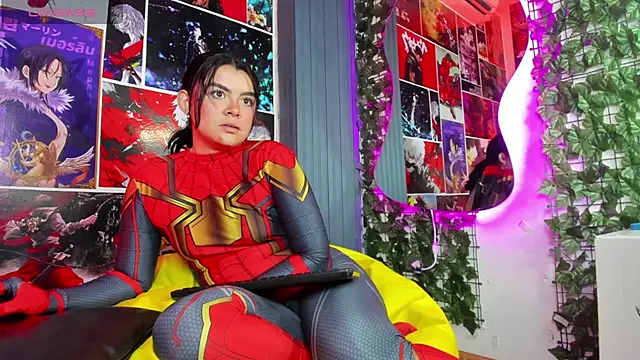 Zoe Cheshire online show from 3, 2, 2025