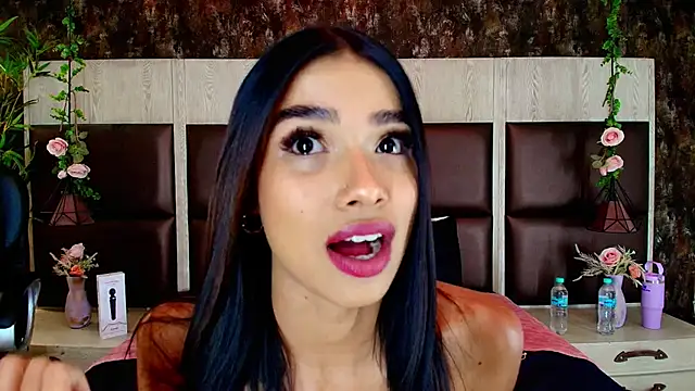 Bella Smiith  online show from 24, 9, 2025