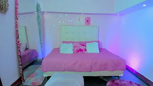 ScarlettDreamss7 online show from 4, 10, 2025