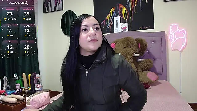 Snapshot of Emmie_Hot chatting on 15, 4, 2026 Emmie Hot online show from 15, 4, 2026