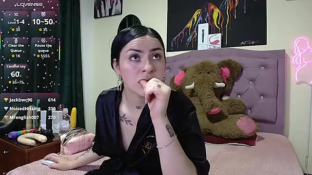 Snapshot of Emmie_Hot chatting on 16, 4, 2026 Emmie Hot online show from 16, 4, 2026