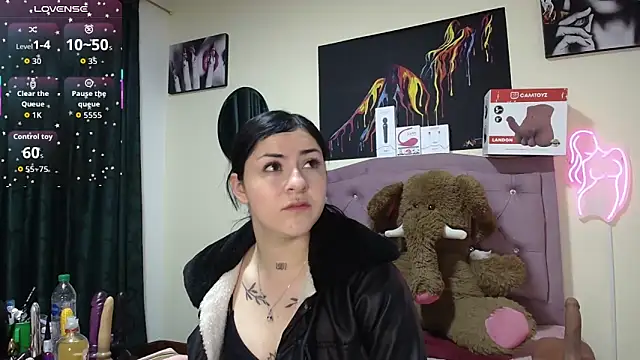 Snapshot of Emmie_Hot chatting on 4, 6, 2026 Emmie Hot online show from 4, 6, 2026