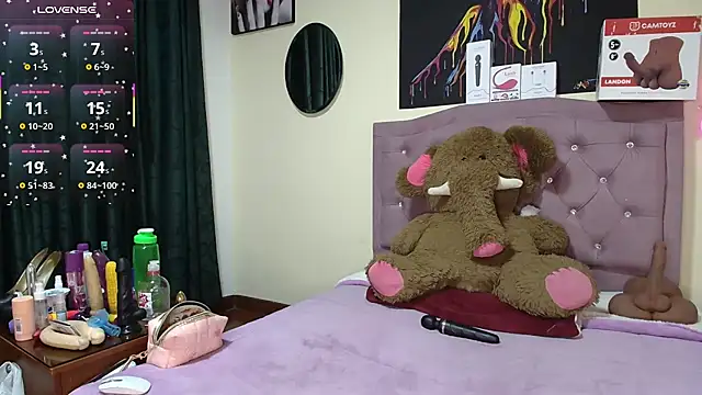 Snapshot of Emmie_Hot chatting on 24, 6, 2026 Emmie Hot online show from 24, 6, 2026