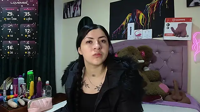 Snapshot of Emmie_Hot chatting on 27, 6, 2026 Emmie Hot online show from 27, 6, 2026