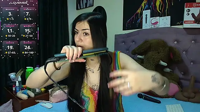 Snapshot of Emmie_Hot chatting on 3, 7, 2026 Emmie Hot online show from 3, 7, 2026