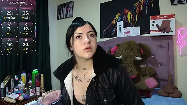 Snapshot of Emmie_Hot chatting on 11, 7, 2026 Emmie Hot online show from 11, 7, 2026