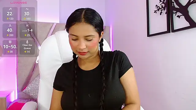 Sophia waalker  1 online show from 21, 1, 2025