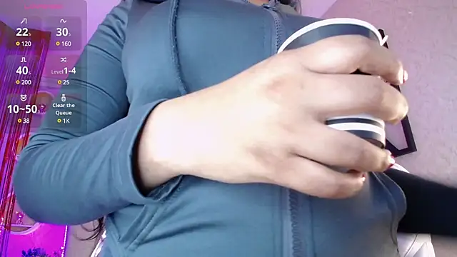 Sophia waalker  1 online show from 19, 2, 2025