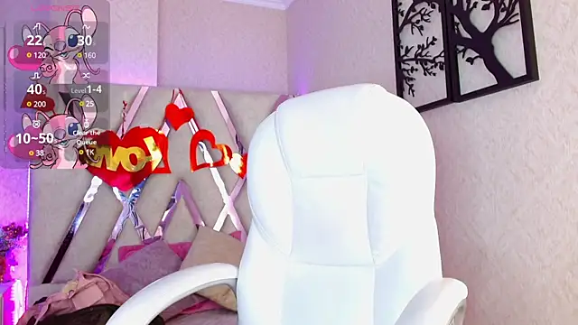 Sophia waalker  1 online show from 26, 2, 2025