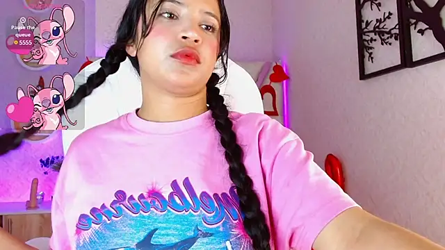 Sophia waalker  1 online show from 26, 2, 2025