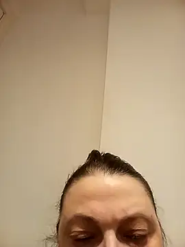 Snapshot of HotHornyEmmaX chatting on 15, 12, 2025 HotHornyEmmaX online show from 15, 12, 2025