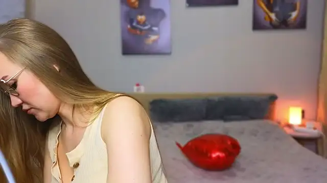 Snapshot of DianaShermy chatting on 26, 3, 2026 DianaShermy online show from 26, 3, 2026