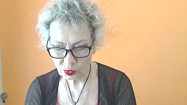 NessyJenixs online show from 10, 3, 2026