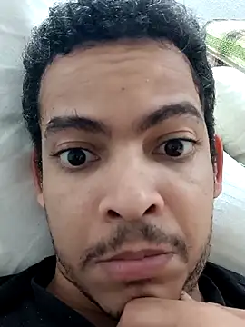 Snapshot of cingonduro chatting on 3, 11, 2025 cingonduro online show from 3, 11, 2025