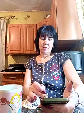 Laura Kiss online show from 13, 2, 2025