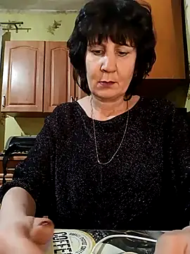 Laura Kiss online show from 8, 3, 2025