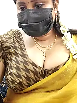 Snapshot of Queenflowerr chatting on 26, 1, 2025 Queenflowerr online show from 26, 1, 2025