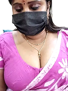 Snapshot of Queenflowerr chatting on 14, 2, 2025 Queenflowerr online show from 14, 2, 2025