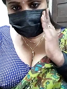 Snapshot of Queenflowerr chatting on 15, 2, 2025 Queenflowerr online show from 15, 2, 2025