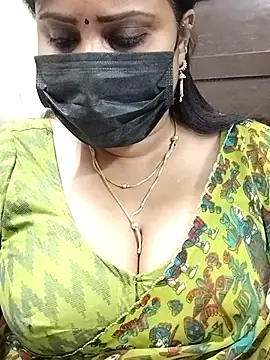 Snapshot of Queenflowerr chatting on 21, 2, 2025 Queenflowerr online show from 21, 2, 2025