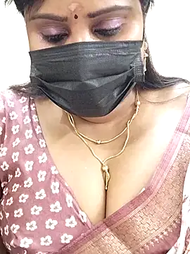 Snapshot of Queenflowerr chatting on 26, 2, 2025 Queenflowerr online show from 26, 2, 2025