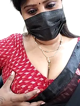 Snapshot of Queenflowerr chatting on 6, 3, 2025 Queenflowerr online show from 6, 3, 2025