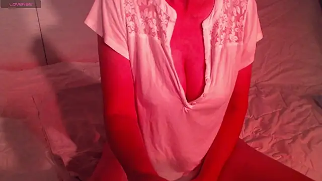 Snapshot of sweetchani666 chatting on 12, 10, 2025 sweetchani666 online show from 12, 10, 2025