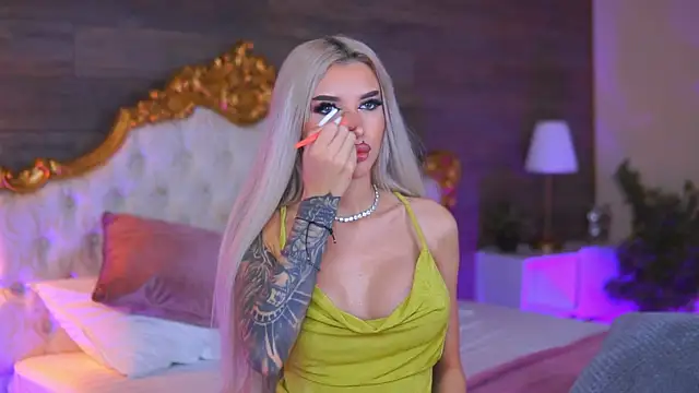 Snapshot of Juicy_Jessye chatting on 5, 12, 2025 Juicy Jessye online show from 5, 12, 2025