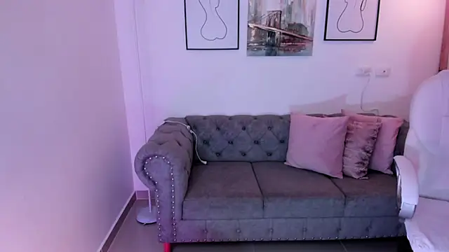 Layla Breezee online show from 12, 3, 2026