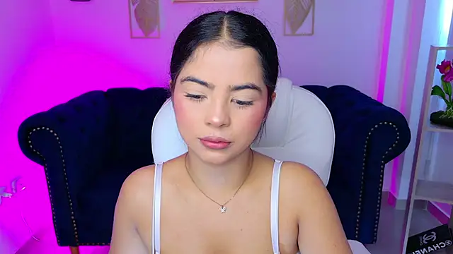 Snapshot of Layla_Breezee chatting on 18, 5, 2026 Layla Breezee online show from 18, 5, 2026