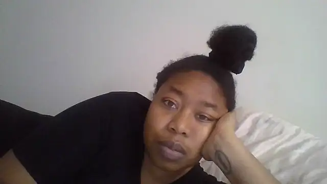 Snapshot of angeliquebelcali chatting on 23, 2, 2025 angeliquebelcali online show from 23, 2, 2025